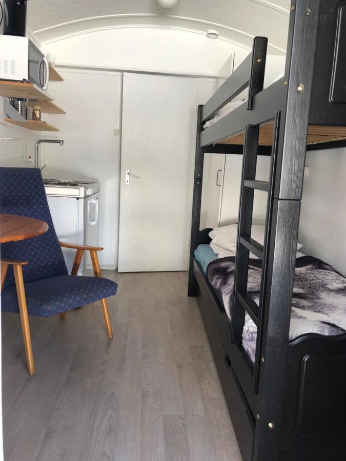 Rena Hostel Einara Bagian luar foto