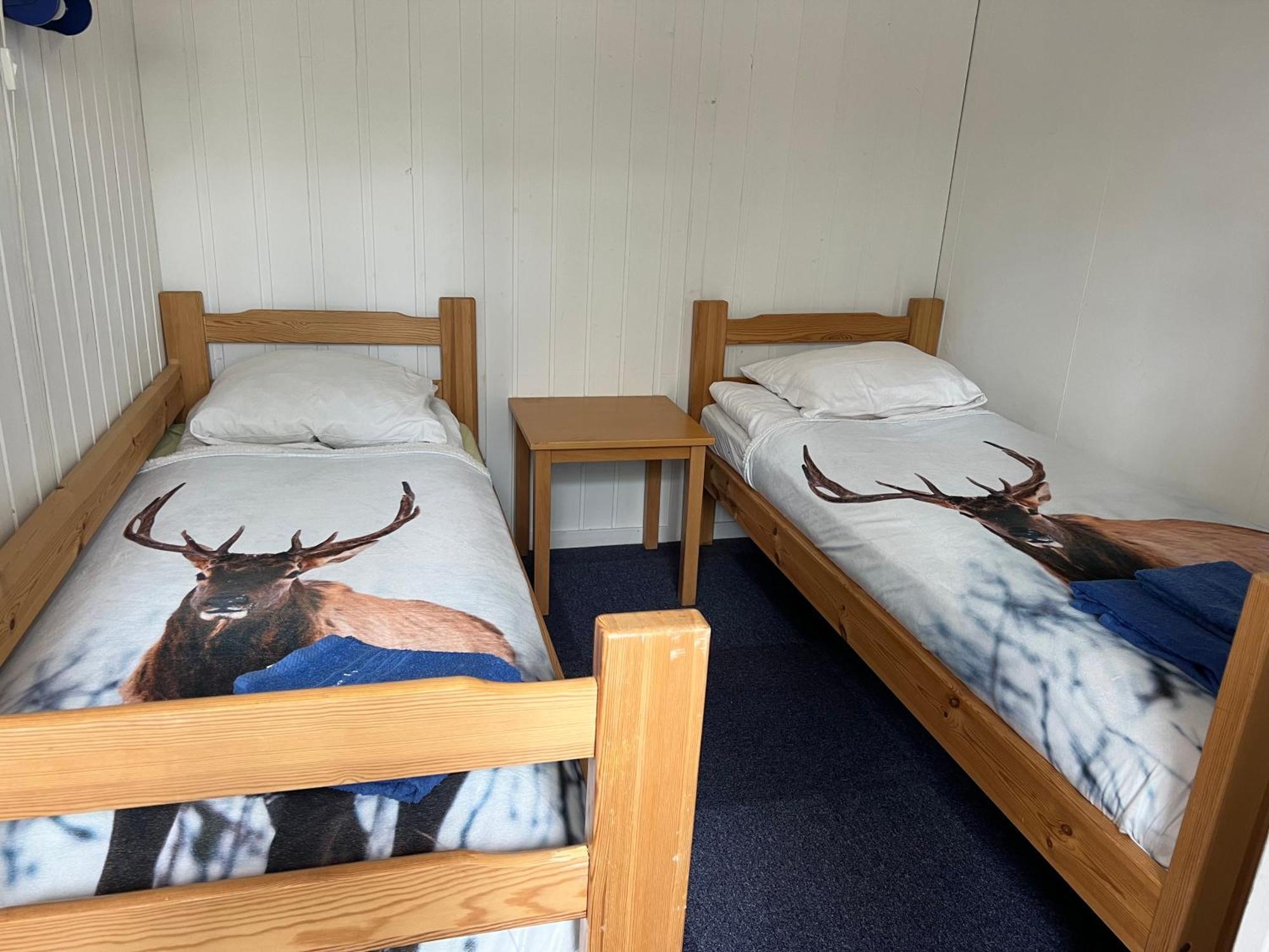Rena Hostel Einara Bagian luar foto