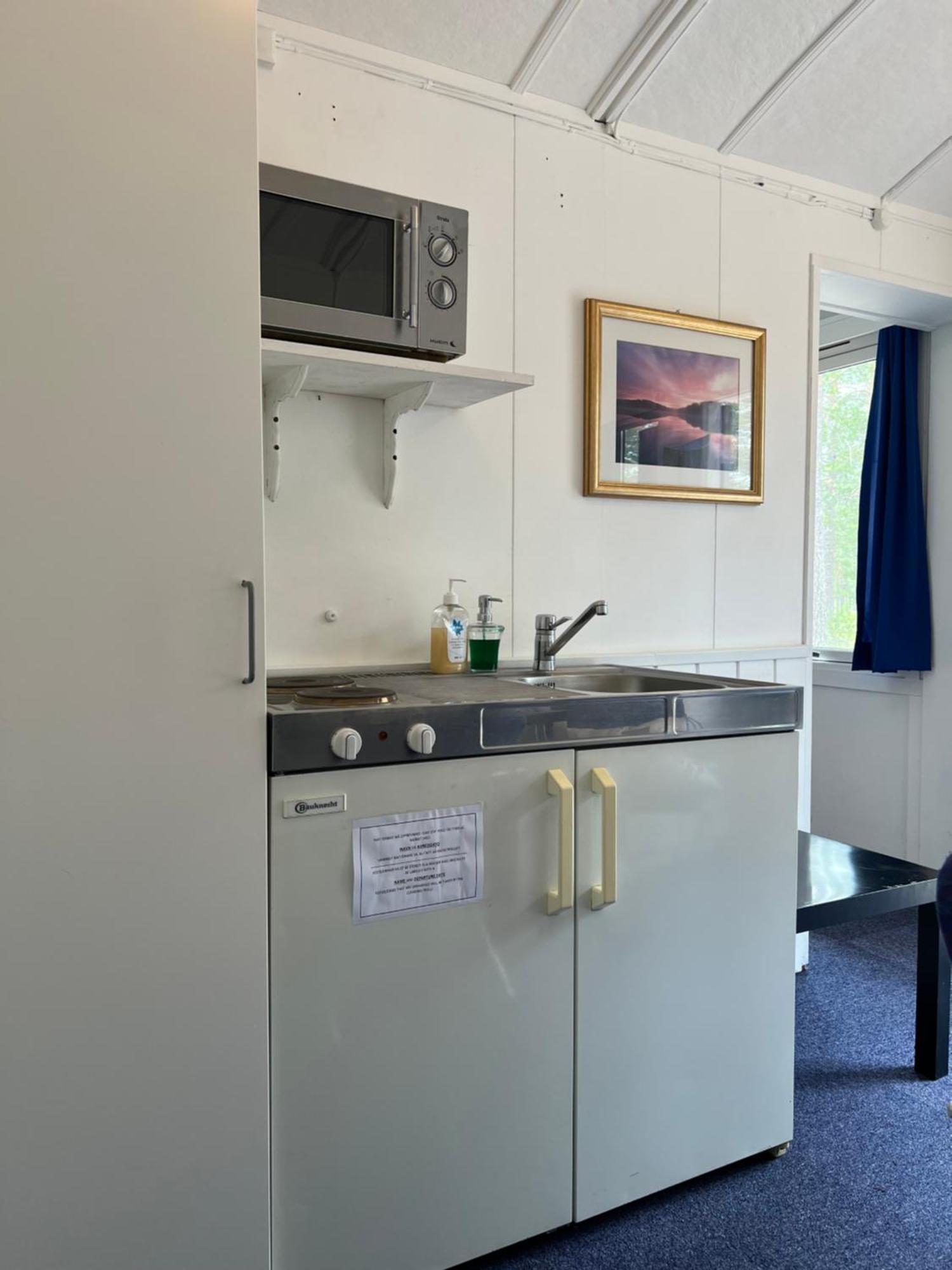 Rena Hostel Einara Bagian luar foto